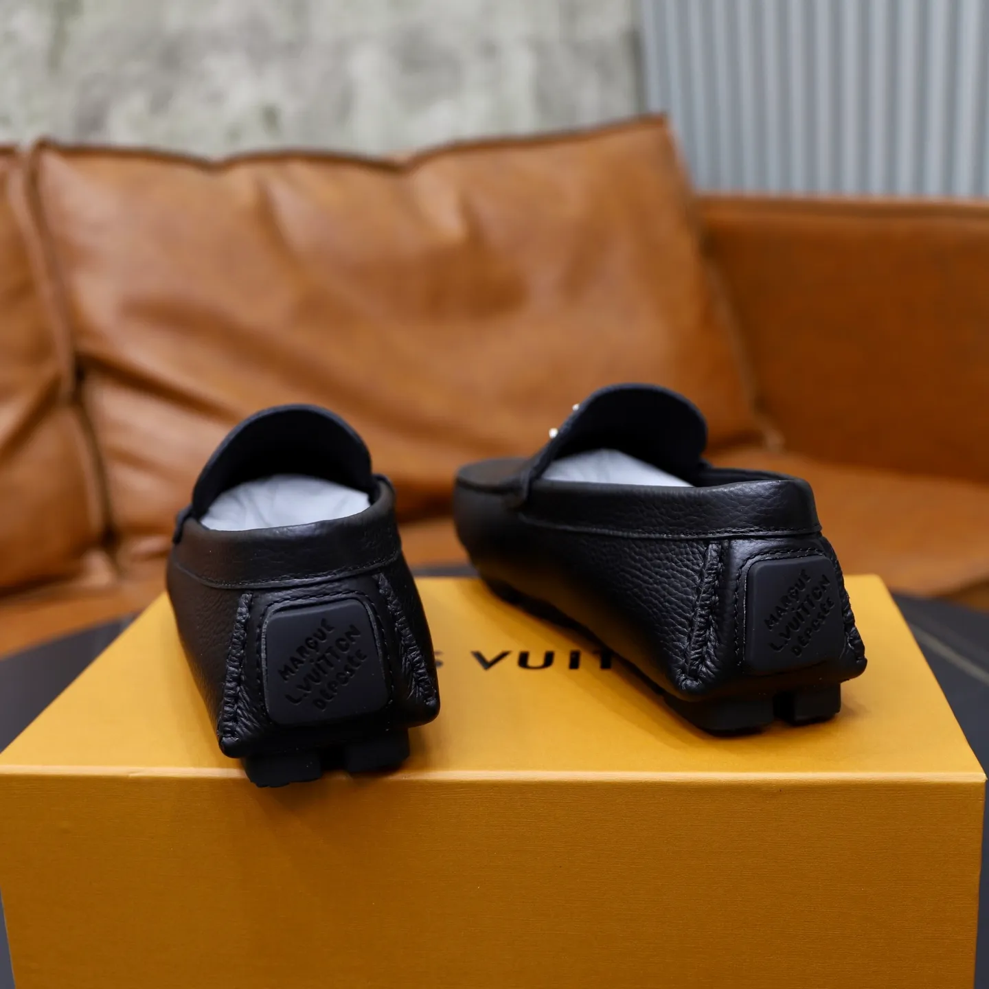 Ex-factory price: 480💰【LV】Louis Vuitton ⚠️High-end men’s driving and pedal series ⚠️38-44 (customized for 45) ⚠️All original cowhide leather! Thick and soft! Made entirely of calfskin lining! Rubber sheet anti-slip beanie sole! Three-dimensional package technology! Fashionable and classic! Handicrafts! Original high quality! Feel free to compare!